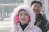 高清：衛(wèi)星發(fā)射成功 平壤街頭出現(xiàn)小規(guī)模慶?；顒?dòng)